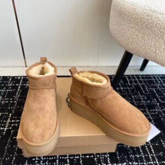 UGG Classic Ultra Mini Platform Boot - Picture 3 of 7